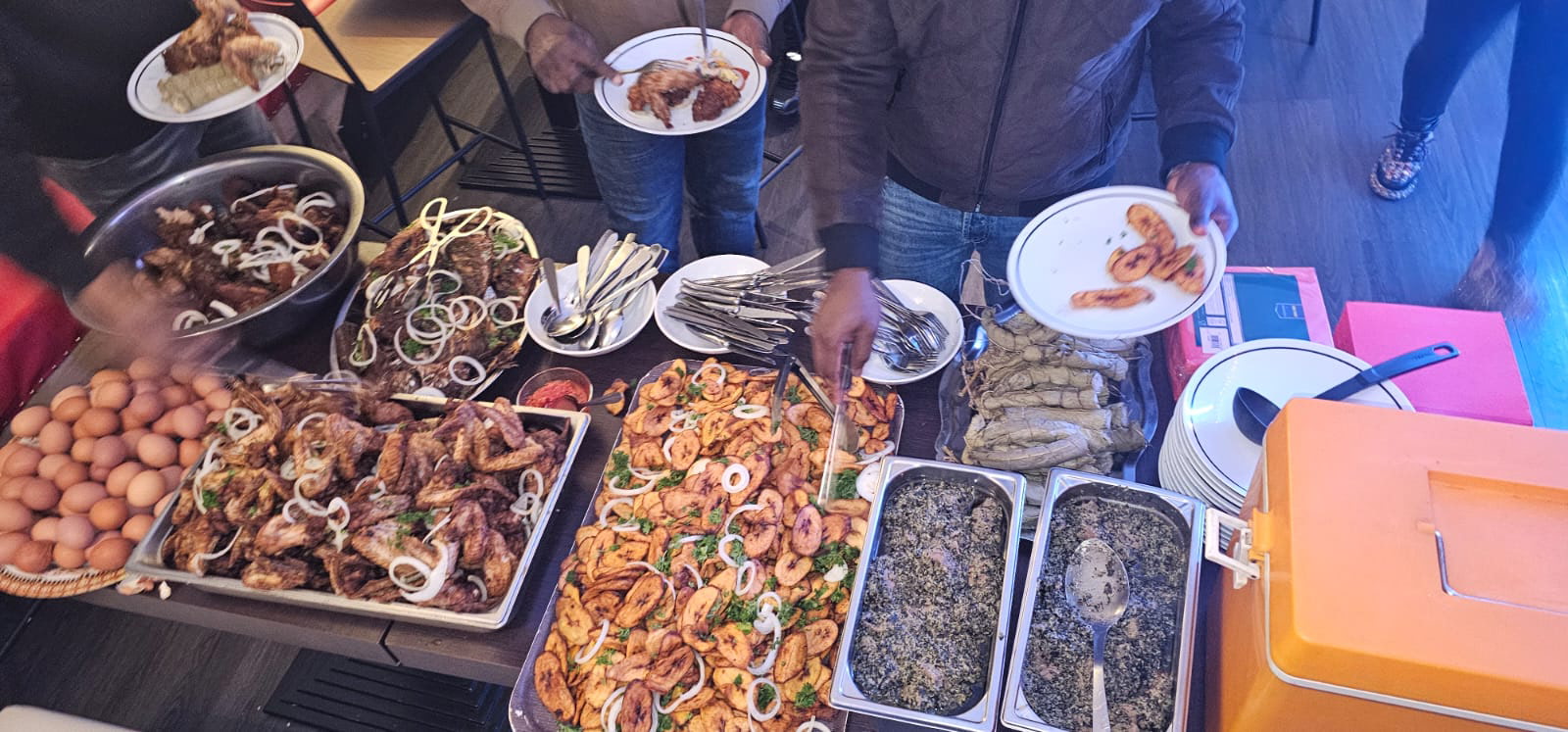 LE CONTINENT CMR 44 -buffet